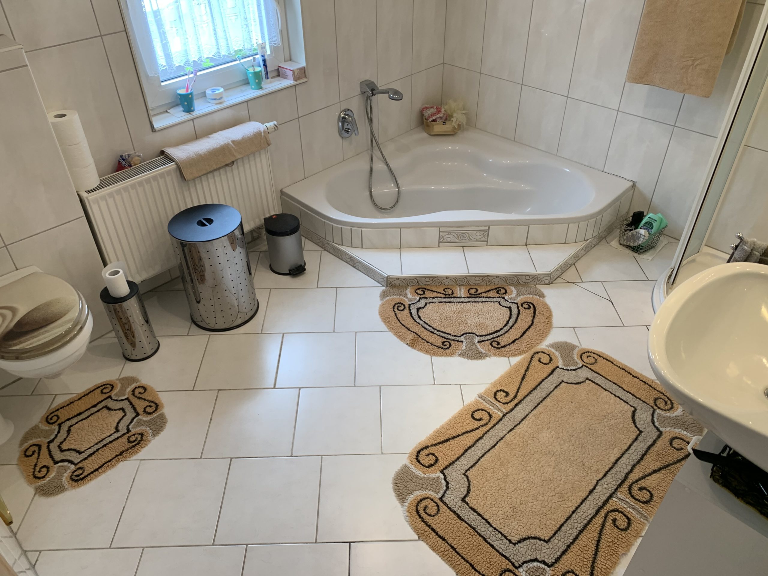 Sehr schöne Doppelhaushälfte mit Sauna, Terrasse und Garten! – New Life